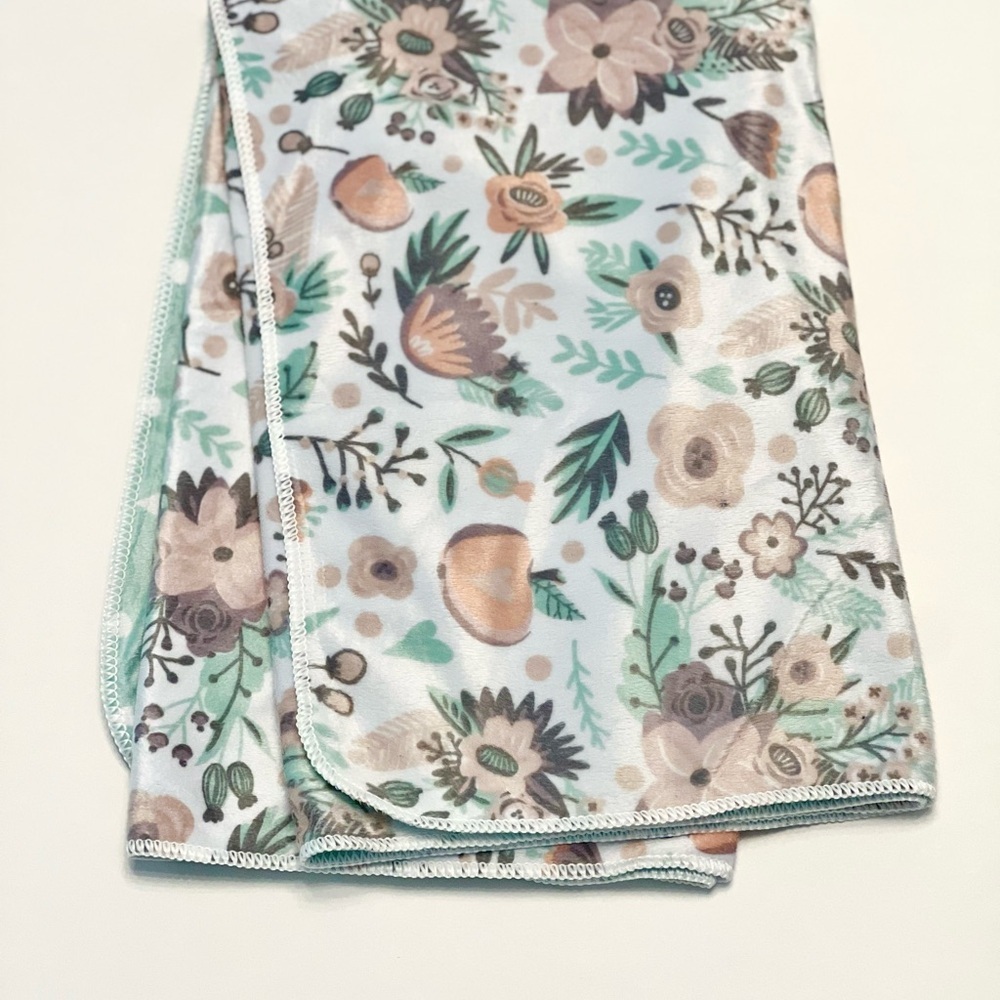 (NWOT) SL Home Fashions Reversible Floral Apple Baby Blanket 30x40 - Picture 4 of 4